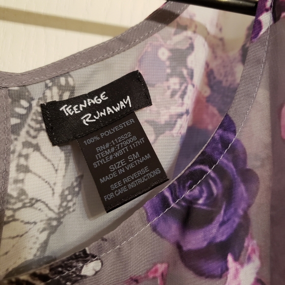 NWOTFloral Skull Top - Picture 4 of 7